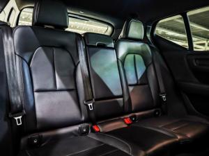 Volvo XC40 T5 AWD Momentum - Image 16