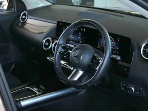 Mercedes-Benz GLA GLA200d Progressive - Image 16