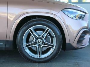 Mercedes-Benz GLA GLA200d Progressive - Image 4