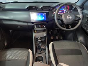 Nissan Magnite 1.0 Turbo Acenta Kuro manual - Image 11