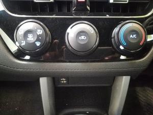 Toyota Corolla Cross 1.8 Xi - Image 17