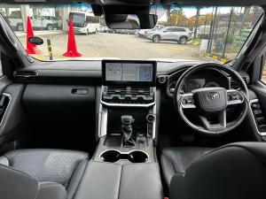 Toyota Land Cruiser 300 3.3D ZX - Image 6
