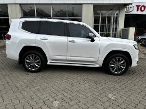 Toyota Land Cruiser 300 3.3D ZX - Image 3