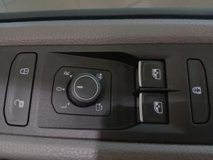Volkswagen Transporter 2.0TDI Kombi SWB Trendline auto - Image 21
