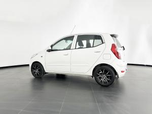 Hyundai i10 1.1 GLS/MOTION - Image 2
