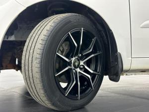 Hyundai i10 1.1 GLS/MOTION - Image 8