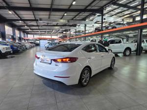 Hyundai Elantra 1.6 Executive automatic - Image 6