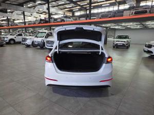 Hyundai Elantra 1.6 Executive automatic - Image 8