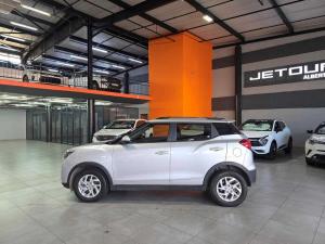 Mahindra XUV300 1.2T - Image 5