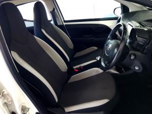 Toyota Aygo 1.0 X-Play - Image 8