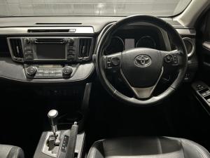 Toyota RAV4 2.2D-4D AWD VX - Image 11