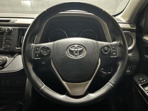 Toyota RAV4 2.2D-4D AWD VX - Image 12