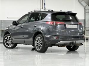Toyota RAV4 2.2D-4D AWD VX - Image 4