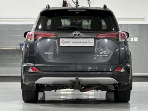 Toyota RAV4 2.2D-4D AWD VX - Image 6