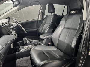 Toyota RAV4 2.2D-4D AWD VX - Image 8
