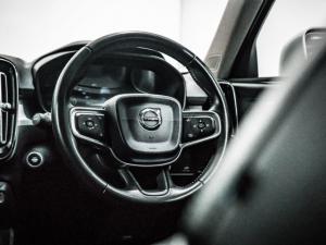 Volvo XC40 D4 AWD Momentum - Image 14