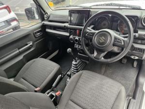 Suzuki Jimny 1.5 GLX AllGrip 3-door manual - Image 6
