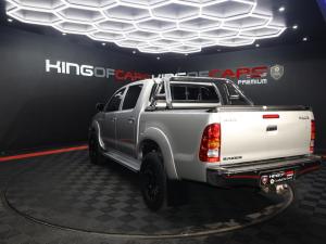 Toyota Hilux 3.0D-4D double cab Raider auto - Image 4
