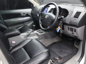 Toyota Hilux 3.0D-4D double cab Raider auto - Image 9
