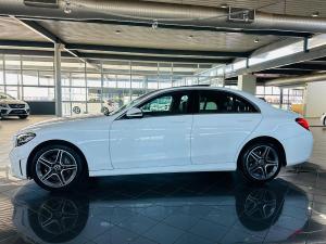 Mercedes-Benz C-Class C200 - Image 4