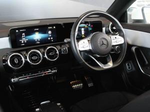 Mercedes-Benz CLA CLA200 Progressive - Image 11