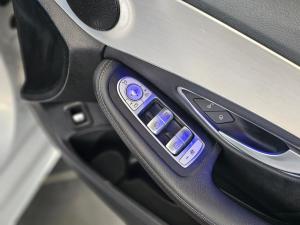 Mercedes-Benz C-Class C180 - Image 15