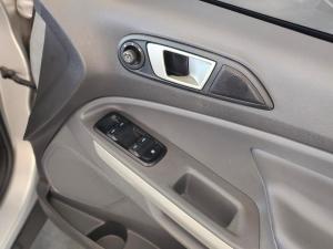 Ford EcoSport 1.5 Titanium auto - Image 17