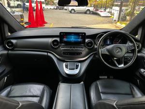Mercedes-Benz V-Class V300d Exclusive - Image 20