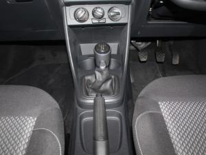 Volkswagen Polo Vivo 1.6 Highline - Image 14