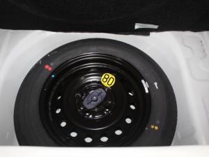 Toyota Vitz 1.0 XR - Image 9