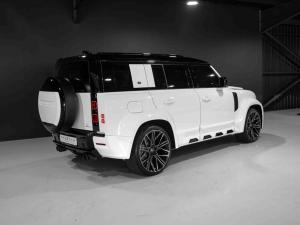 Land Rover Defender 110 D300 SE - Image 11