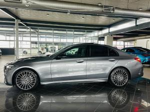 Mercedes-Benz C-Class C200 Avantgarde - Image 12