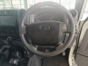 Toyota Land Cruiser 79 4.0PS/C - Image 8