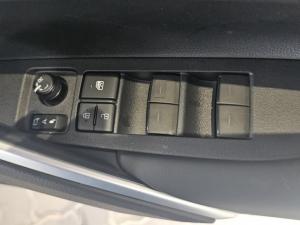 Toyota Corolla Cross 1.8 Xi - Image 14