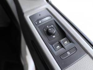 Volkswagen Transporter 2.0TDI Kombi SWB Trendline auto - Image 16