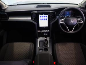 Volkswagen Amarok 2.0TDI double cab Life auto - Image 9