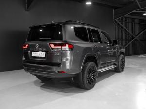 Toyota Land Cruiser 300 3.3D GX-R - Image 13