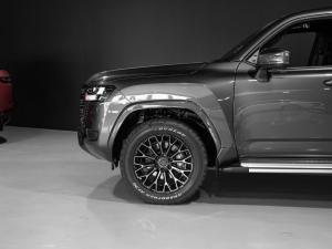 Toyota Land Cruiser 300 3.3D GX-R - Image 17