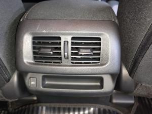 Nissan Navara 2.5DDTi double cab LE Plus 4x4 - Image 15