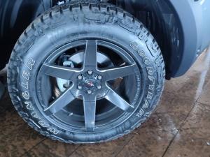 Nissan Navara 2.5DDTi double cab LE Plus 4x4 - Image 16