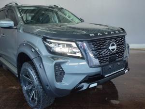 Nissan Navara 2.5DDTi double cab LE Plus 4x4 - Image 1
