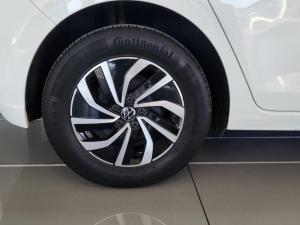 Volkswagen Polo hatch 1.0TSI Life manual - Image 2