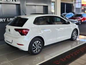 Volkswagen Polo hatch 1.0TSI Life manual - Image 3