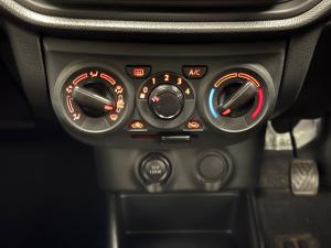 Toyota Vitz 1.0 - Image 10