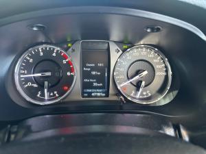 Toyota Hilux 2.4GD-6 double cab Raider manual - Image 11