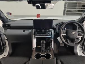 Toyota Land Cruiser 300 3.5T ZX - Image 8