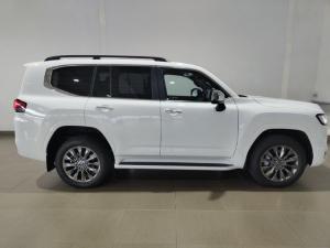 Toyota Land Cruiser 300 3.5T ZX - Image 4