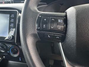 Toyota Hilux 2.4GD-6 Xtra cab Raider manual - Image 10
