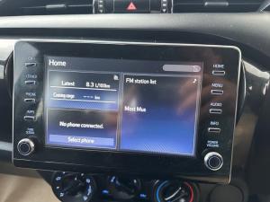 Toyota Hilux 2.4GD-6 Xtra cab Raider manual - Image 12