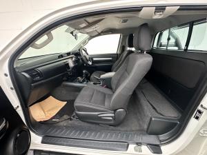 Toyota Hilux 2.4GD-6 Xtra cab Raider manual - Image 14